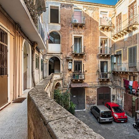 I Colori Di Lalla - 300 M Far From Castello Ursino 카타니아 외부 사진