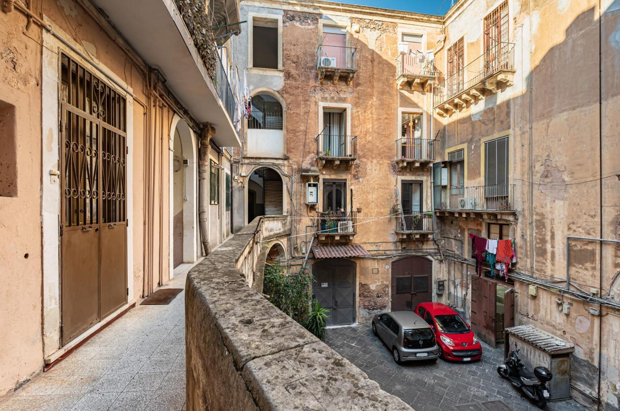 I Colori Di Lalla - 300 M Far From Castello Ursino 카타니아 외부 사진