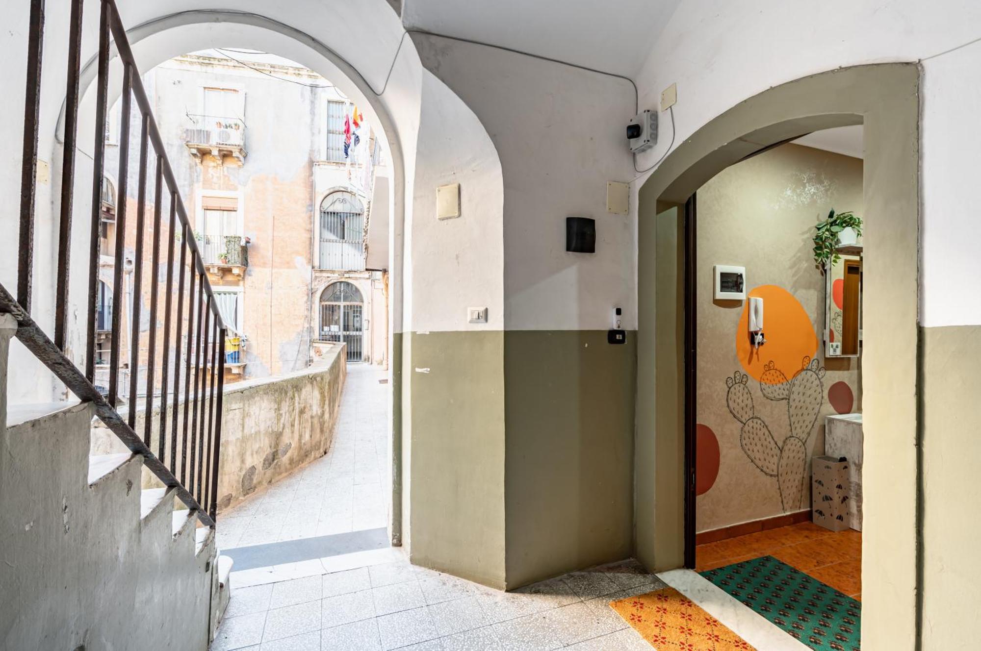 I Colori Di Lalla - 300 M Far From Castello Ursino 카타니아 외부 사진